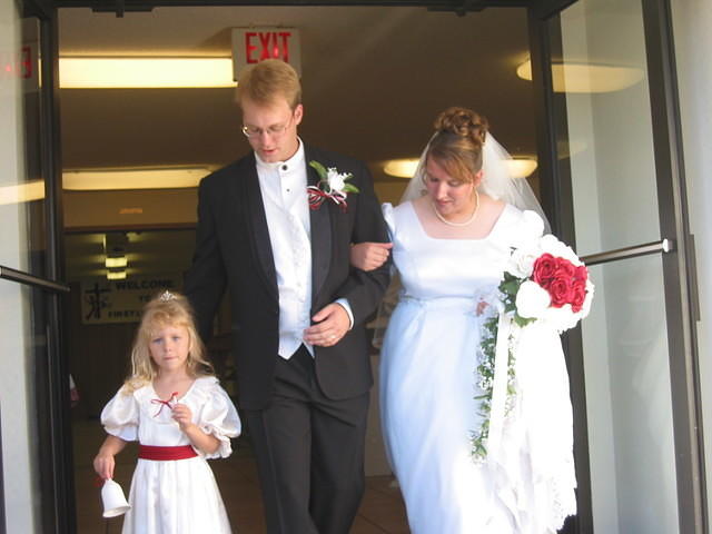 And Shawn and Michelle have to remind Carrie she's supposed to be walking in front of them. 10/4/03