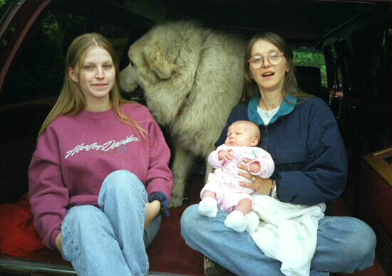 Mommy, Pico, Grandmom, and Carrie - 5/22/99


In Wisconsin.