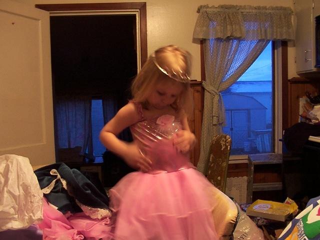 Presents are opened, and Carrie starts dressing up